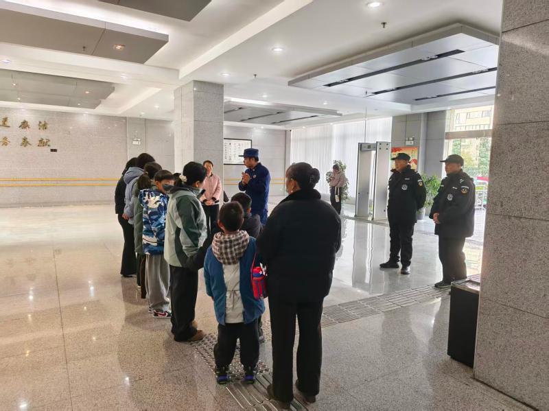 市残疾人综合服务中心开展消防演练活动